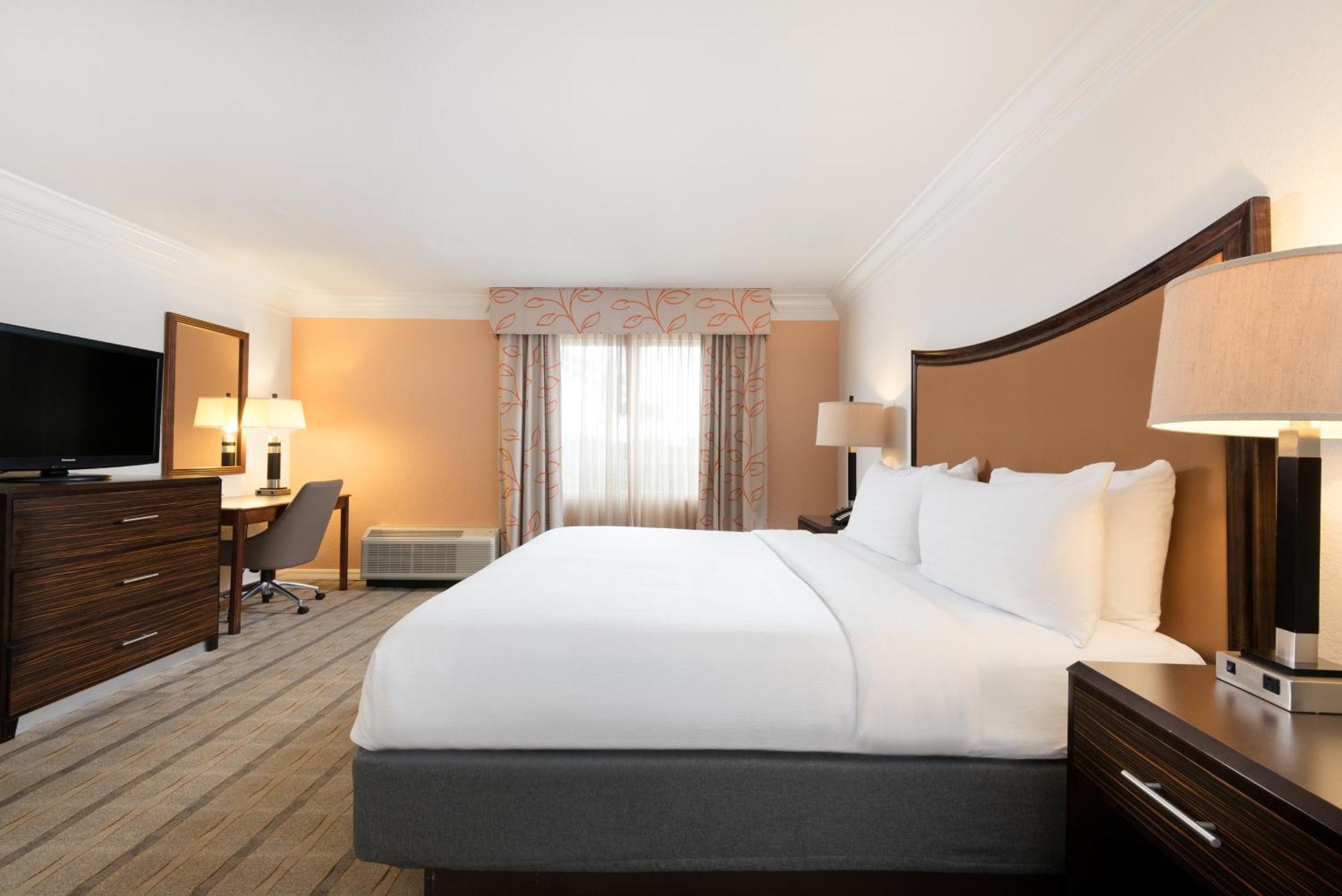 Standard King Room,1435423591:JPEG